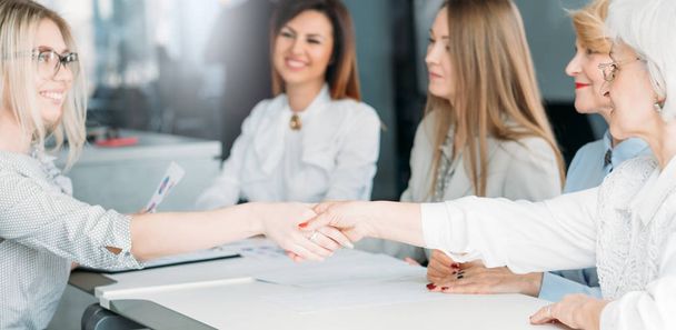 powerful women business job interview recruitment - Foto, imagen