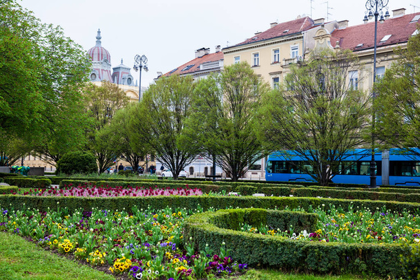 Blick auf die schöne Unterstadt in Zagreb - Foto, Bild