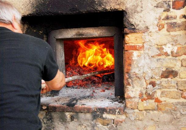 hout - brandende oven - Foto, afbeelding