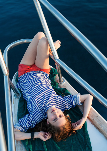 Sailor girl on a yacht - Foto, imagen