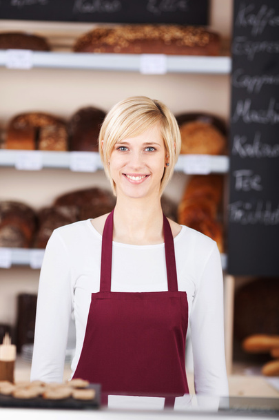 young saleswoman working in bakery - Φωτογραφία, εικόνα