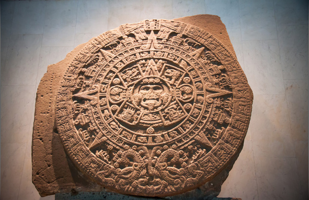アステカの太陽カレンダー - 写真・画像