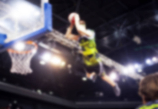 розмите зображення баскетболіста під час сну
 - Фото, зображення