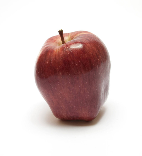 Single red fresh apple over white background - Foto, Bild