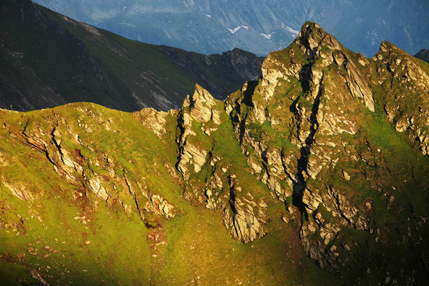 Альпійський пейзаж у трансільванських Альпах, Румунії - Фото, зображення