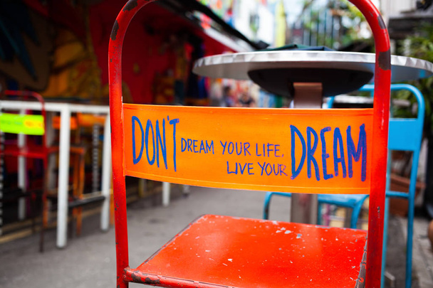 non sognare la tua vita, vivi il tuo sogno - messaggio sul retro di
  - Foto, immagini