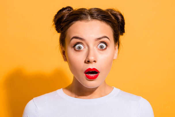 Close-up portrait of her she nice adorable stunning attractive lovely winsome amazed teen girl opened mouth isolated over bright vivid shine yellow background - Foto, imagen