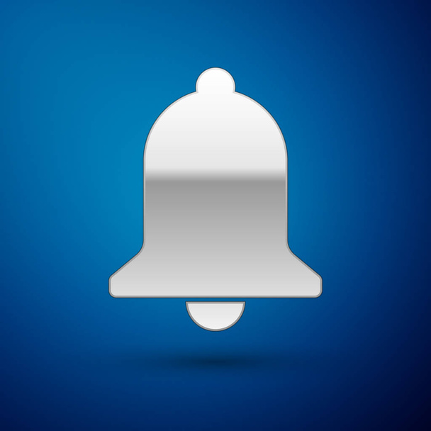 Stříbrná zvonící ikona zvonku izolovaná na modrém pozadí. Symbol alarmu, servisní zvon, značka ručního zvonku, symbol upozornění. Vektorová ilustrace - Vektor, obrázek