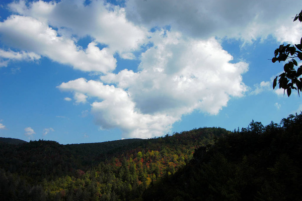 A view of the North Carolina Mountains in the early fall of the year. - Photo, Image