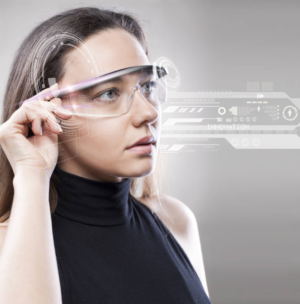 Woman with futuristic smart glasses - Zdjęcie, obraz