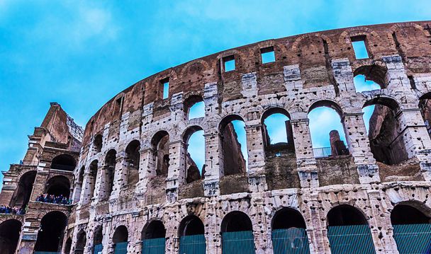 O Coliseu de Roma
 - Foto, Imagem