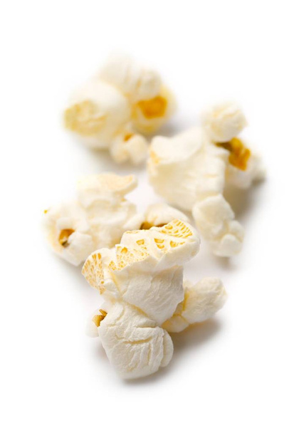 Popcorn isolated on white - Foto, imagen