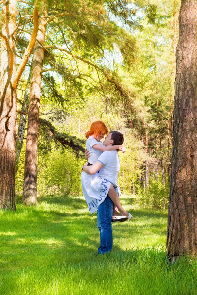 Happy couple in park - Valokuva, kuva