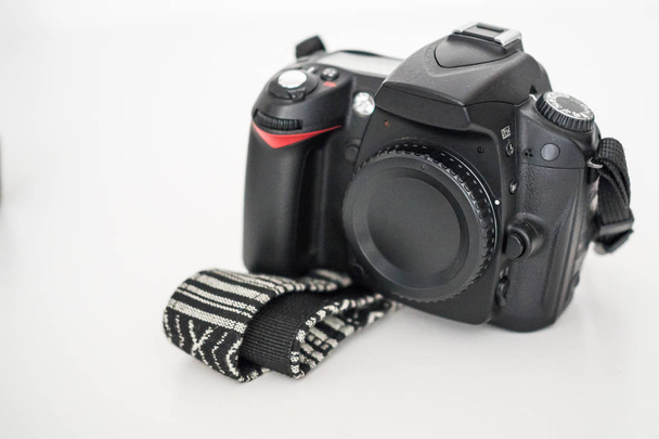 Μια κάμερα DSLR χωρίς φακό - Φωτογραφία, εικόνα