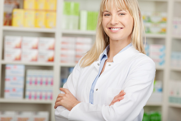 confident pharmacist with crossed arms - Foto, Imagem