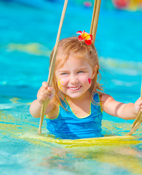 Happy girl on water swing - Fotoğraf, Görsel