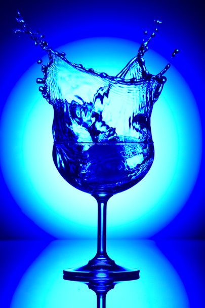 zblízka pohled margarita sklenice na modré zpět - Fotografie, Obrázek