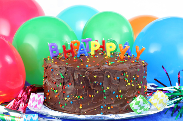 Торт на день рождения и воздушные шары
 - Фото, изображение