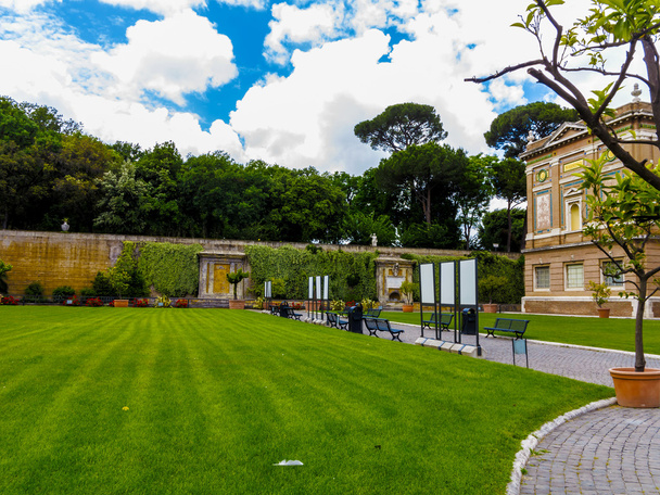 Rom, berühmte vatikanische Gärten - Foto, Bild