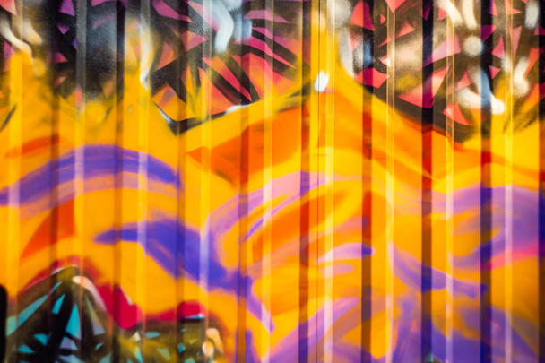 Неорієнтований абстрактний візерунок на залізному паркані
 - Фото, зображення