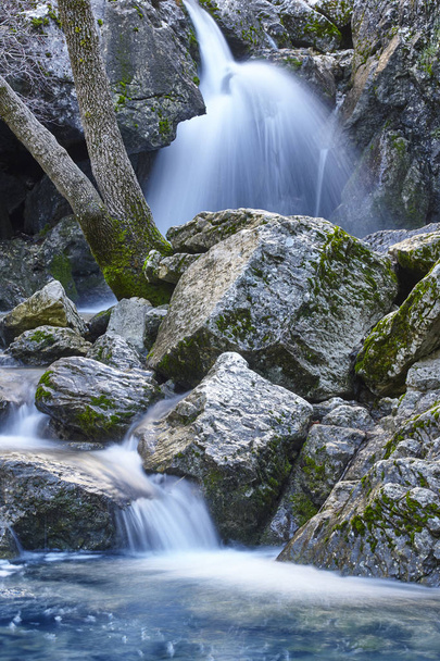 Водоспад в Іспанії. Джерело річки Гуадалківір в Андалусії - Фото, зображення