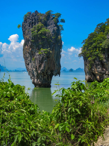 パンガ湾、タイ、象徴的な風光明媚な島 - 写真・画像