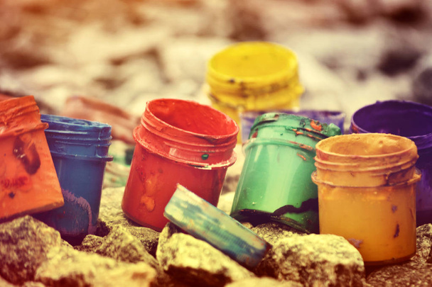 bancos de cores de pintura
 - Foto, Imagem