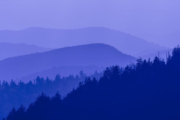 μπλε τόνους μεγάλη καπνιστή βουνά - Φωτογραφία, εικόνα