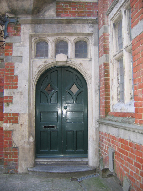 Arched Doorway with Black Door - Foto, Bild