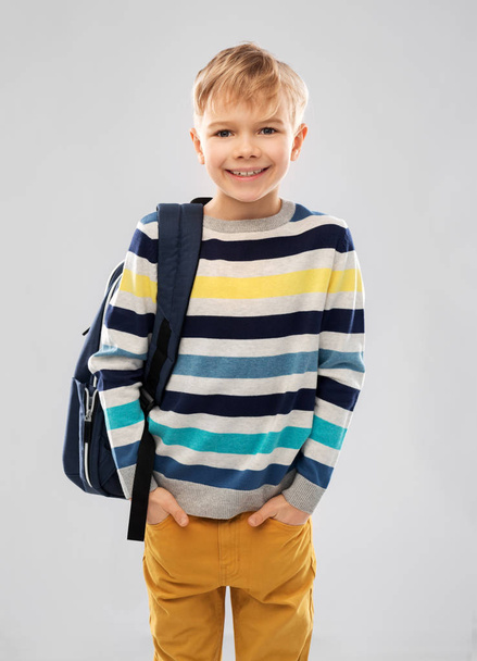 smiling student boy or schoolboy with school bag - Фото, зображення