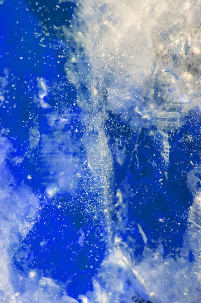 Extreme close-up van blauwe kwartskristal - Foto, afbeelding