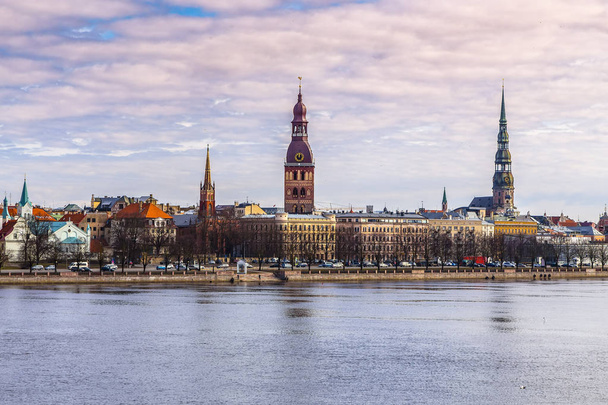 The historic old part of the city from the Daugava River - Foto, afbeelding