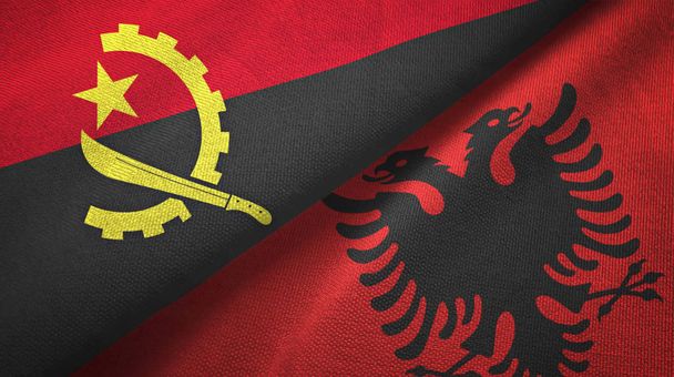 Angola a Albánie dvě vlajky textilní tkaniny, textura textilií  - Fotografie, Obrázek