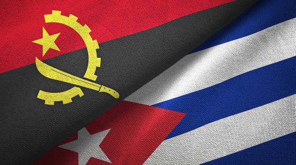 Angola e Cuba duas bandeiras pano têxtil, textura de tecido
 - Foto, Imagem