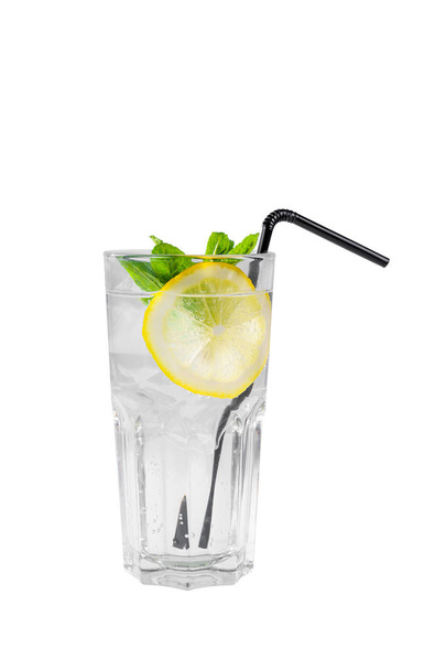 Summer cocktail on isolated white background - Foto, afbeelding