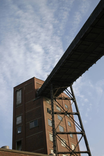 Industrial Conveyor Belt in Liverpool Docks - Foto, Imagen