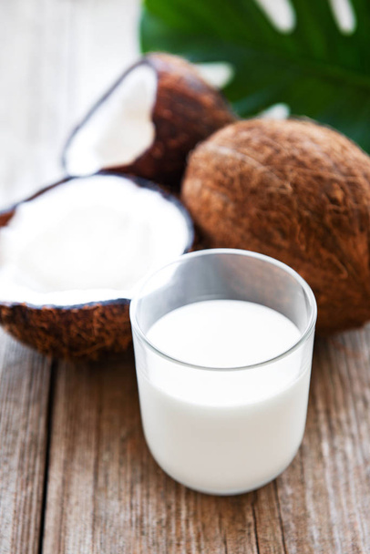 Молоко и кокос
  - Фото, изображение
