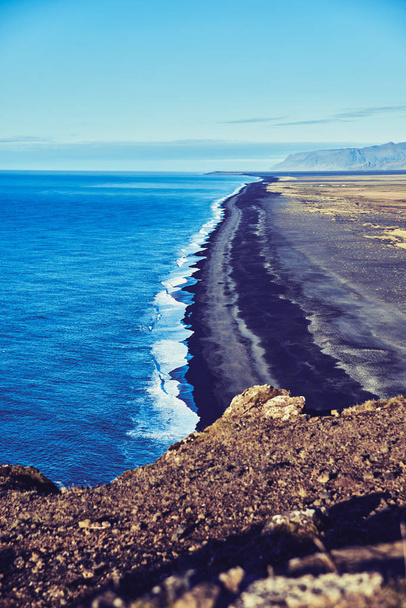 Coast of the Atlantic Ocean in Iceland - Фото, изображение