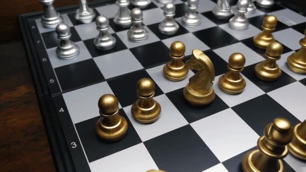 De schaak strategie bordspel voor zakelijke inhoud. - Video