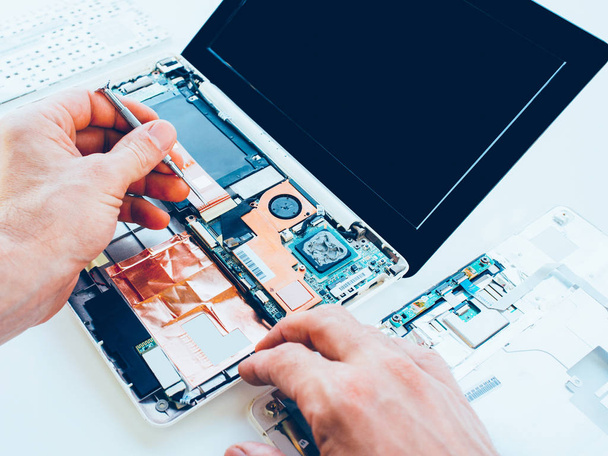 laptop repair hardware maintenance fix upgrade - Valokuva, kuva