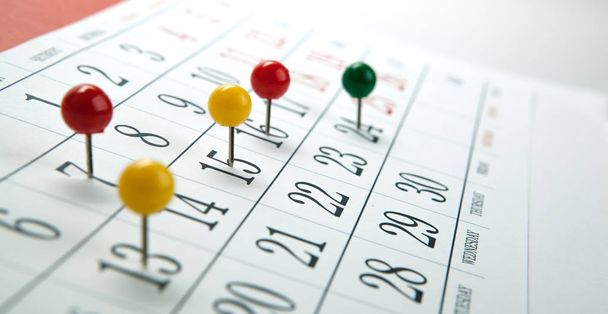 настінний календар з кількістю днів голки
 - Фото, зображення