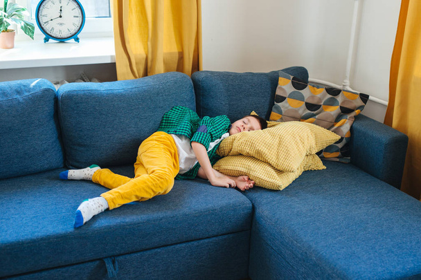 Sleeping boy . Little boy sleeping on sofa at home. - Foto, Bild