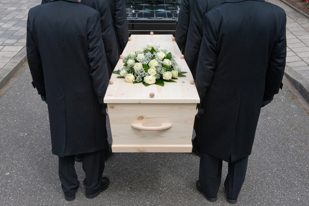 Porteurs avec cercueil
 - Photo, image