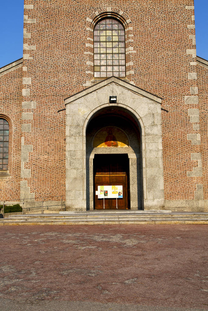 church  in  the  turbigo   closed brick tower sidewalk italy  lombardy     old - Valokuva, kuva