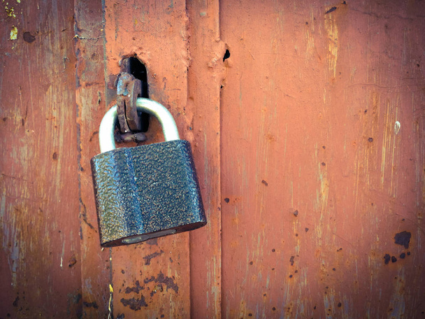 lock on the old door - Foto, Imagem
