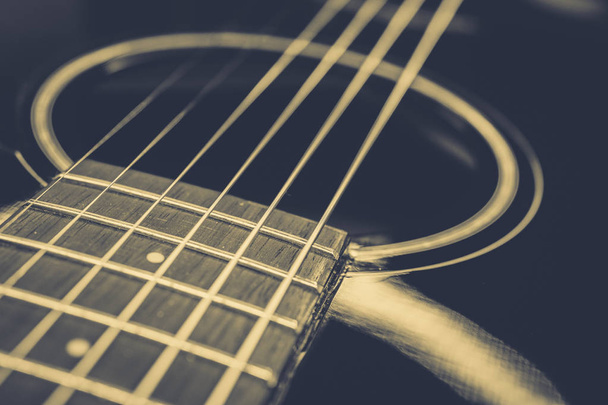 Akoestische gitaar close-up weergeven - Foto, afbeelding
