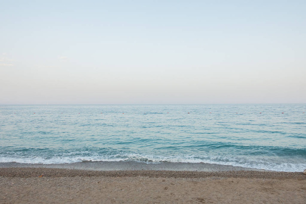 Playa del mar al amanecer
 - Foto, imagen
