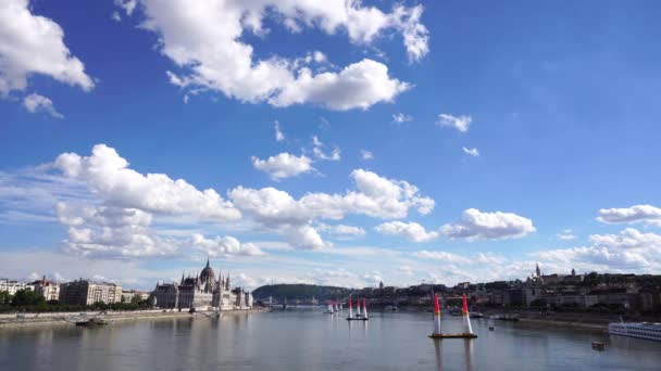 Повітряна гонка на річці Дунай широкий постріл - Кадри, відео