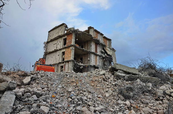 Romjai az elpusztult épület és lakás - Fotó, kép