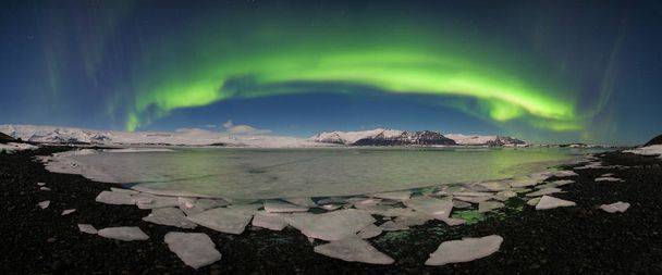 schilderachtig uitzicht op het groene Noorderlicht - Foto, afbeelding
